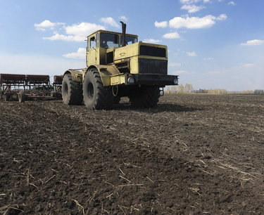 The farms of three districts of the Tomsk region have started spring field work