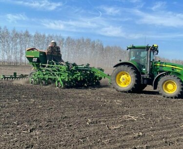 33.2 million hectares were sown with spring crops