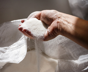 Цены на сахар снижаются из-за роста производства сахара в Бразилии