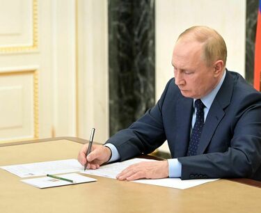 Putin signed a law on the placement of fertilizer storage facilities in seaports